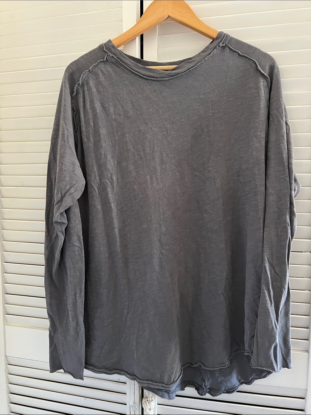 🩶Free People grey long sleeve tee🩶